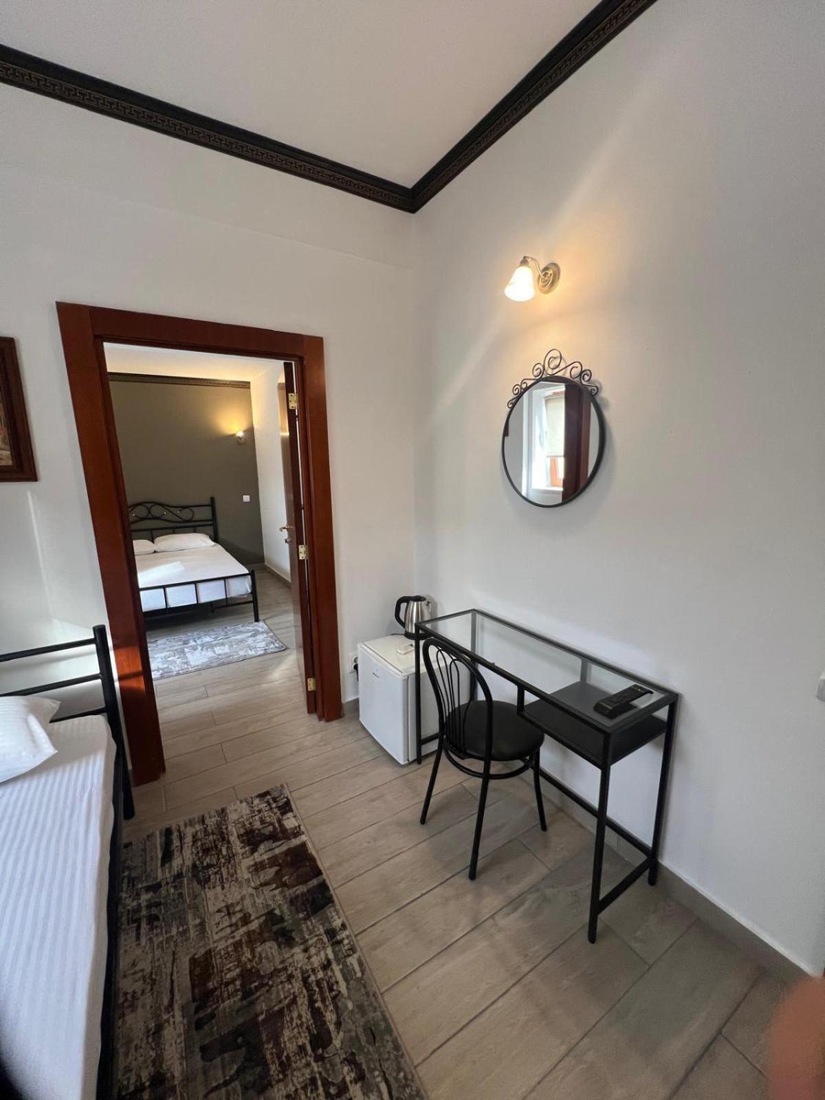 Hotel Reina Bükreş Dış mekan fotoğraf