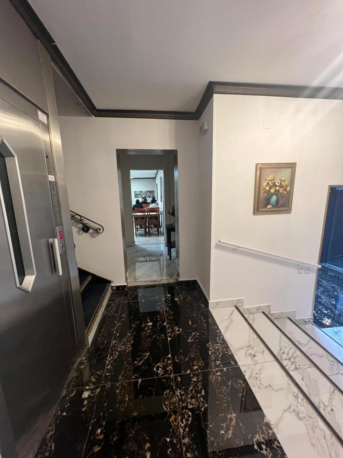 Hotel Reina Bükreş Dış mekan fotoğraf