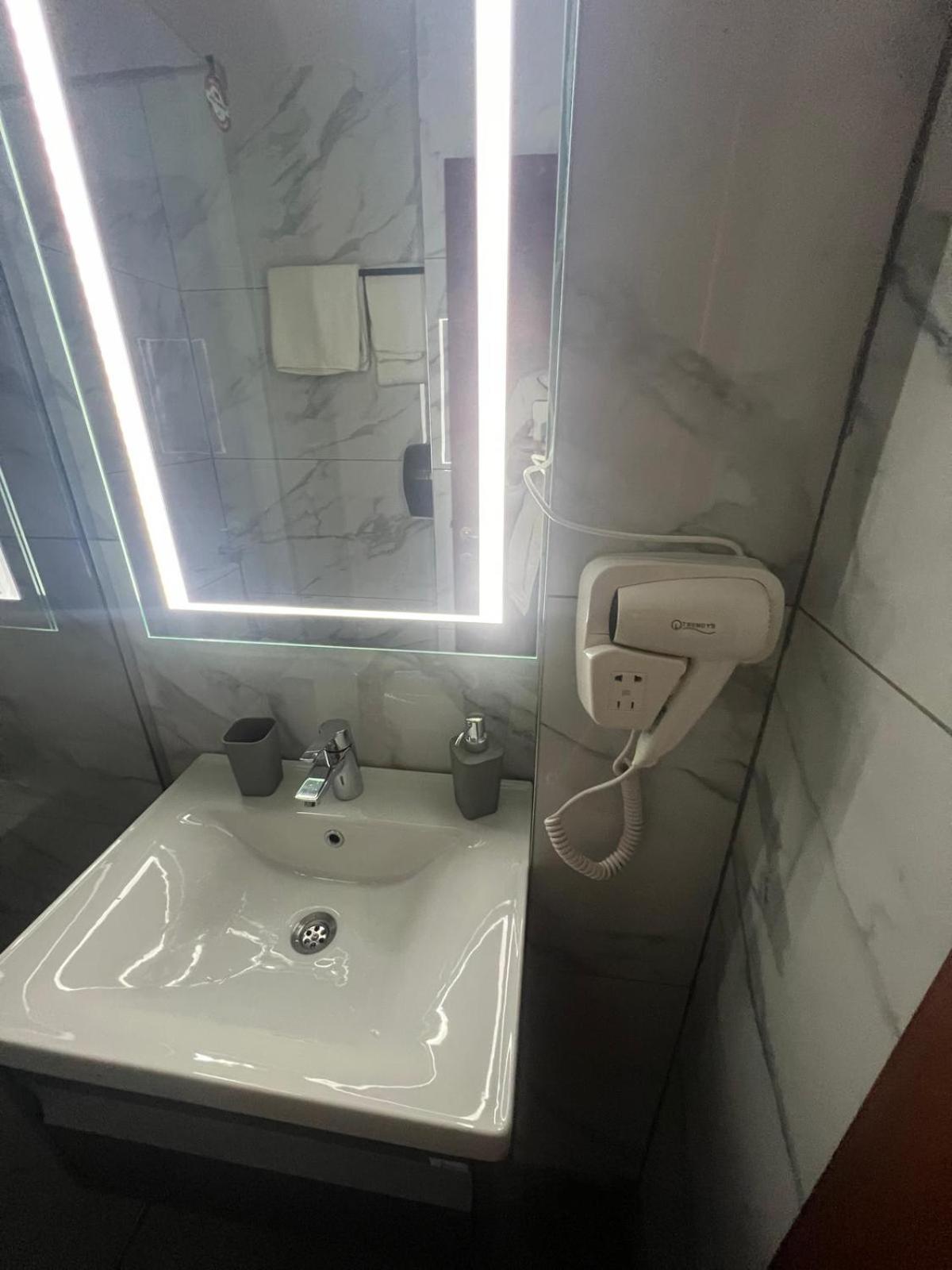 Hotel Reina Bükreş Dış mekan fotoğraf