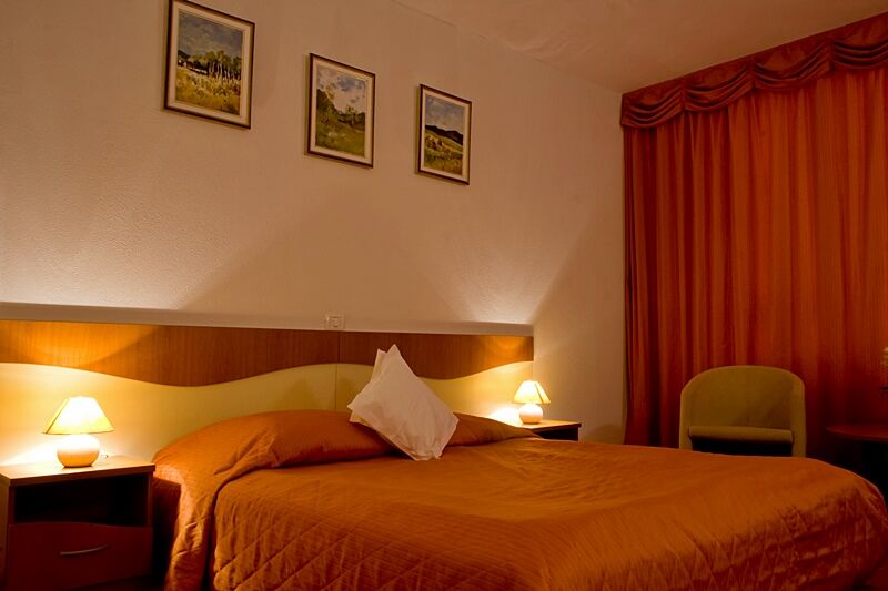 Hotel Reina Bükreş Dış mekan fotoğraf